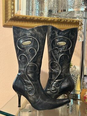 White Diamonds Black Lizard Boots with Swirl Stitching & Rhinestones Size 24/7.5